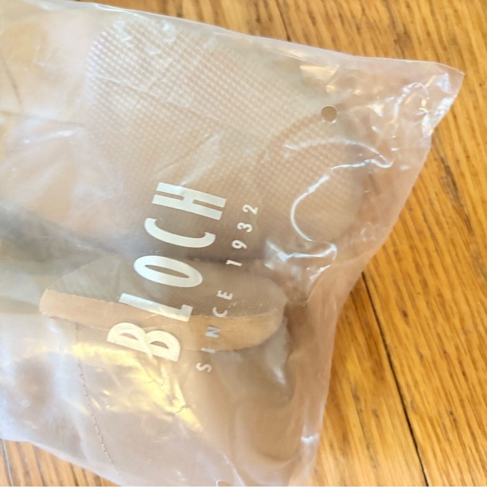 Bloch Beige Neoprene Split-Sole Jazz/Ballet Shoes